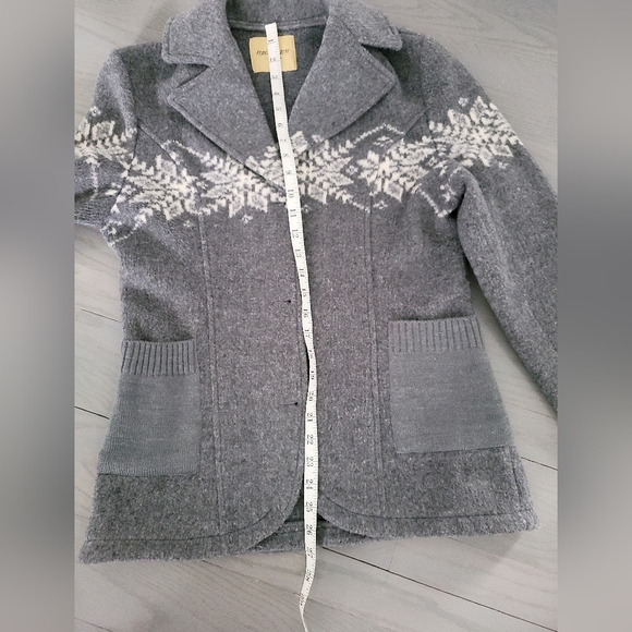 Upcountry by DU MONDE Charcoal Snowflake Jacket - Picture 10 of 10